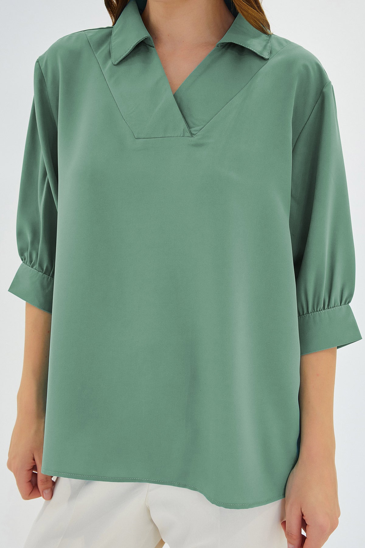 Bluză din satin verde celadon cu guler cămașă pentru femei 0493