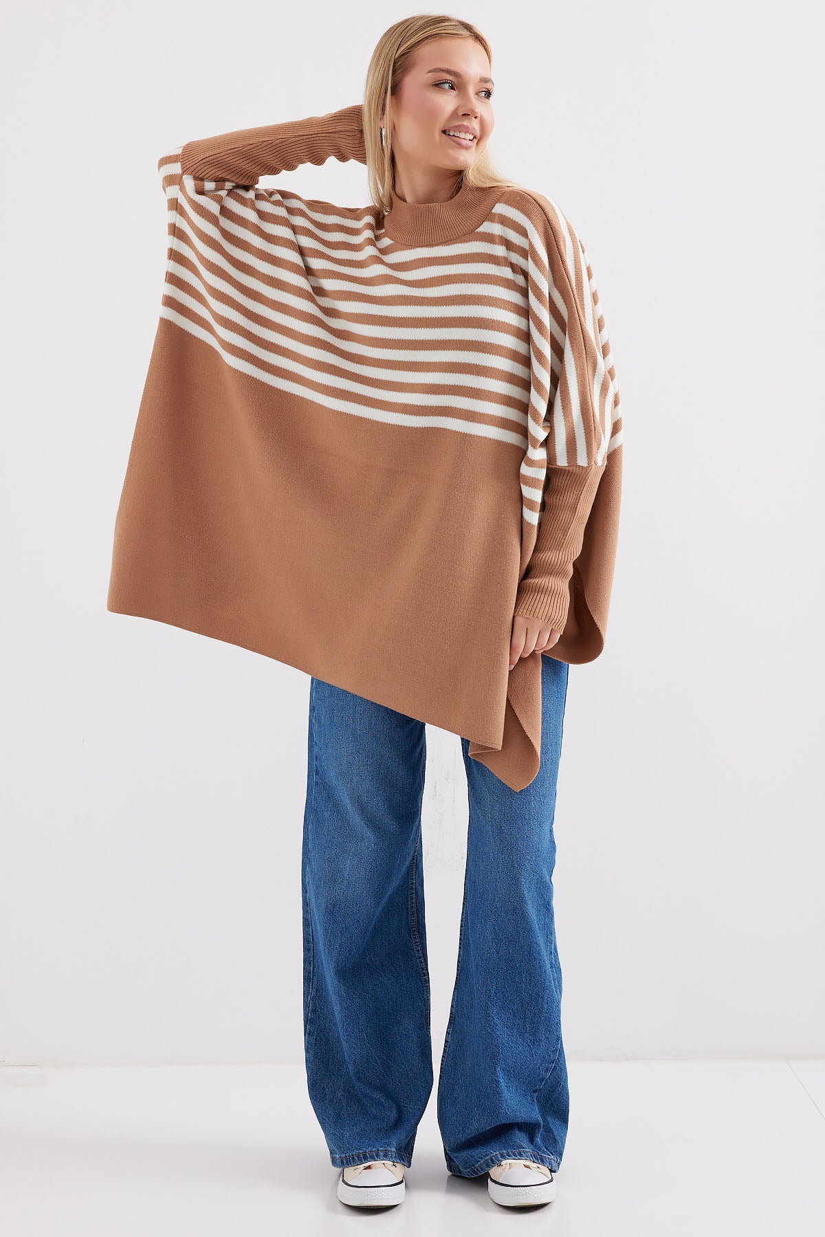 15783 Slit Poncho Sweater - F.Vizon