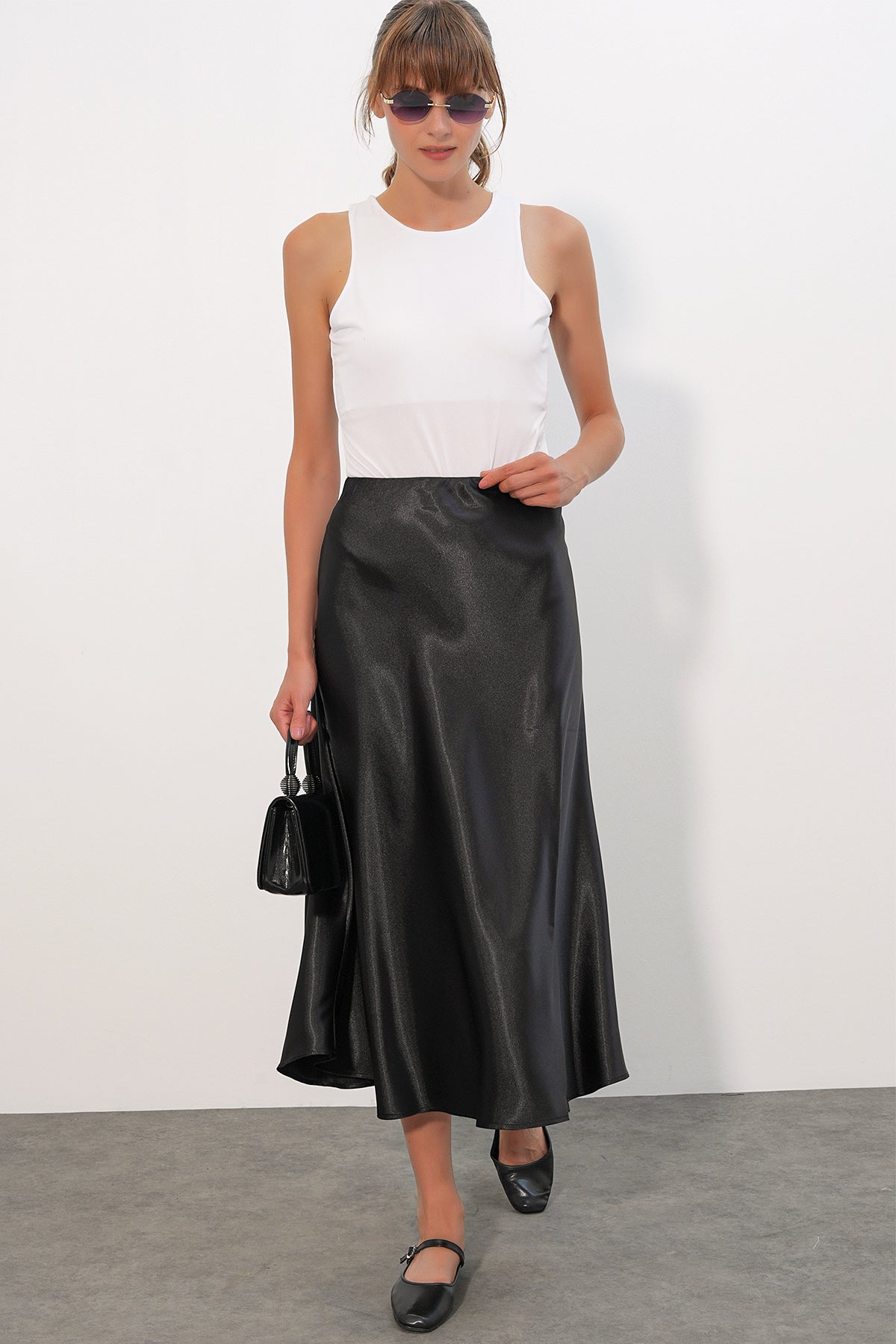 15806 Fustă Satin - Negru