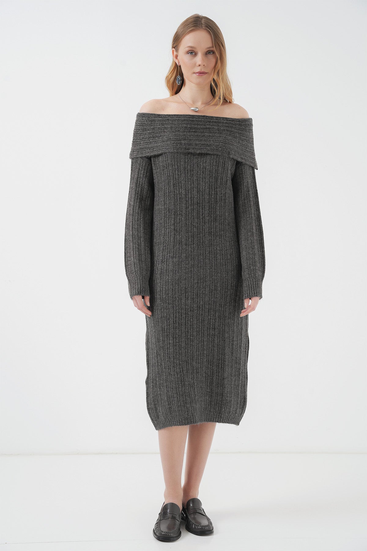15920 Madonna Yaka Oversize Triko Elbise - Antrasit