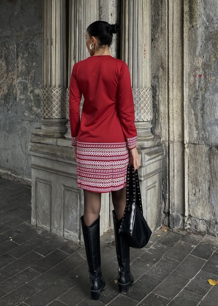 Rochie de damă lungă, cu mâneci lungi, guler rotund, cu imprimeu la manșete și tiv, din țesătură cu două fire, 28926
