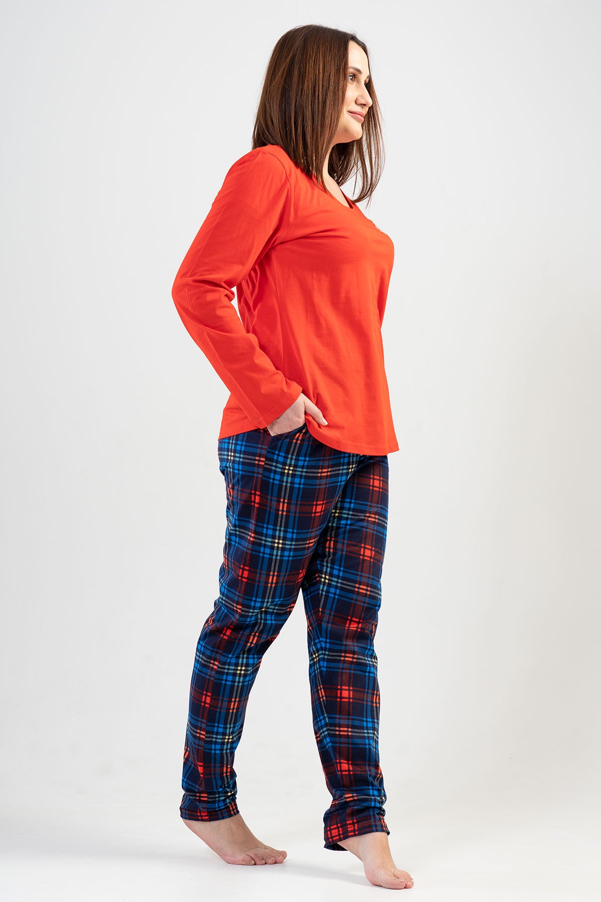 PIJAMA DAMĂ P.SUPREM XXL GULER LA BAZA GÂTULUI MÂNECĂ LUNGĂ CU BUZUNARE OVALE PE FUSTĂ - Y.NARCICEK