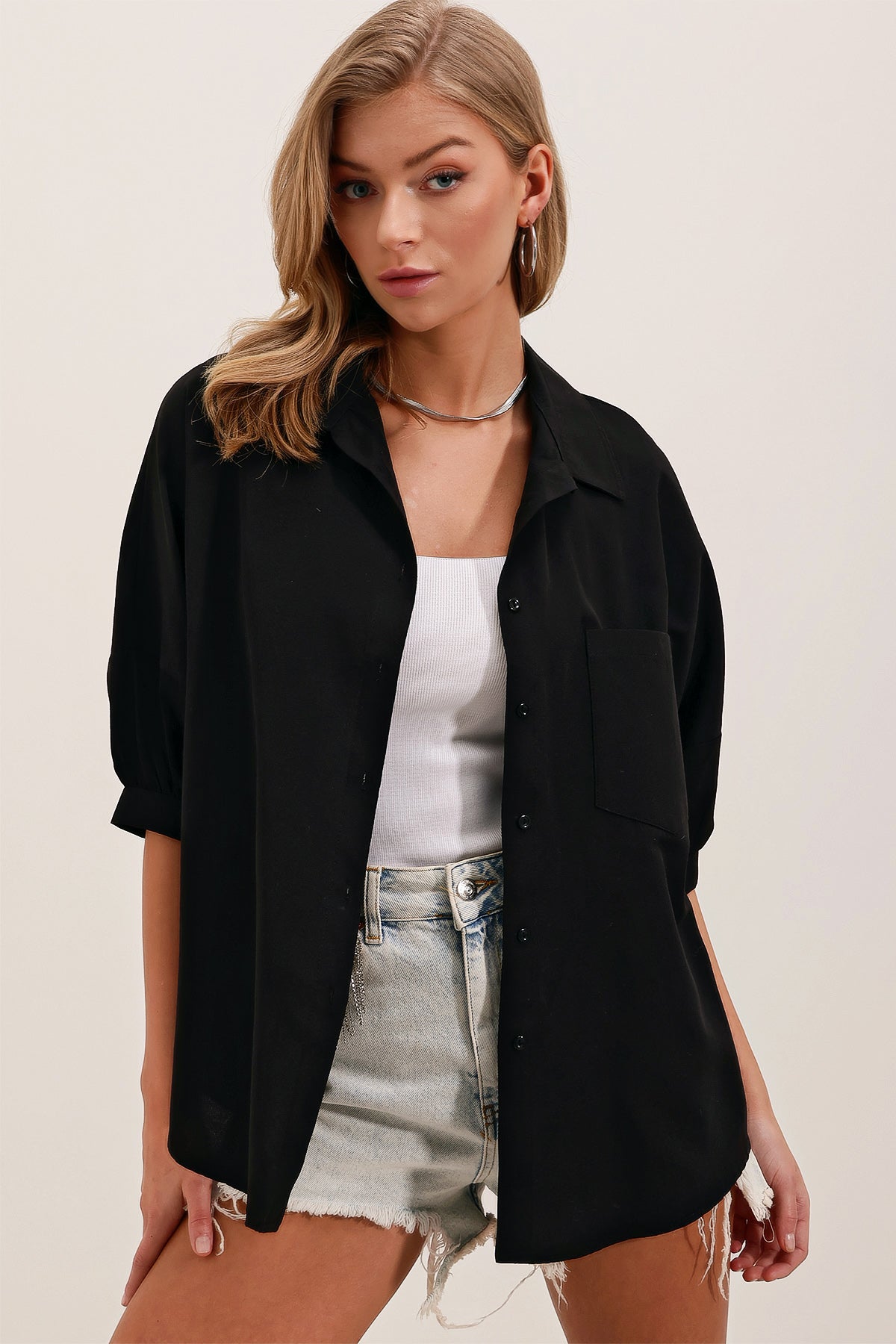 20213 Cămașă basic oversized cu mânecă scurtă - Negru