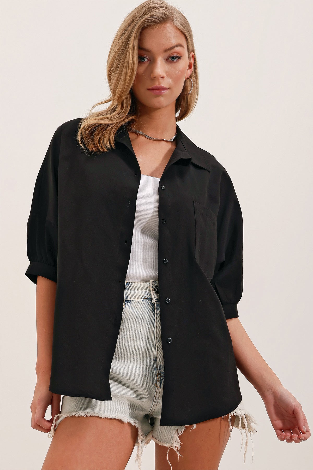 20213 Cămașă basic oversized cu mânecă scurtă - Negru