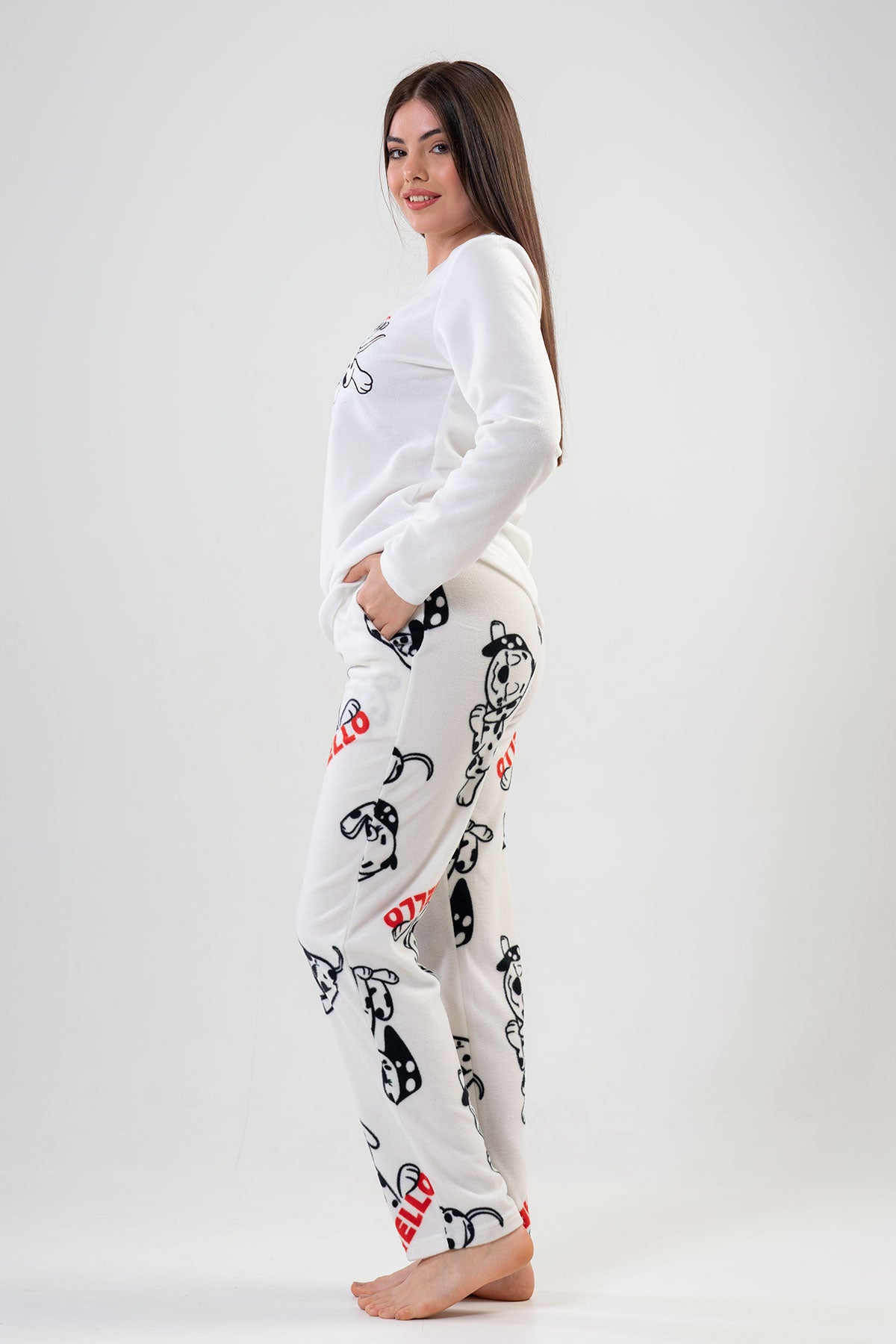 Pijama de damă din fleece cu guler rotund, mânecă lungă, tiv oval și buzunare - ALB IMACULAT