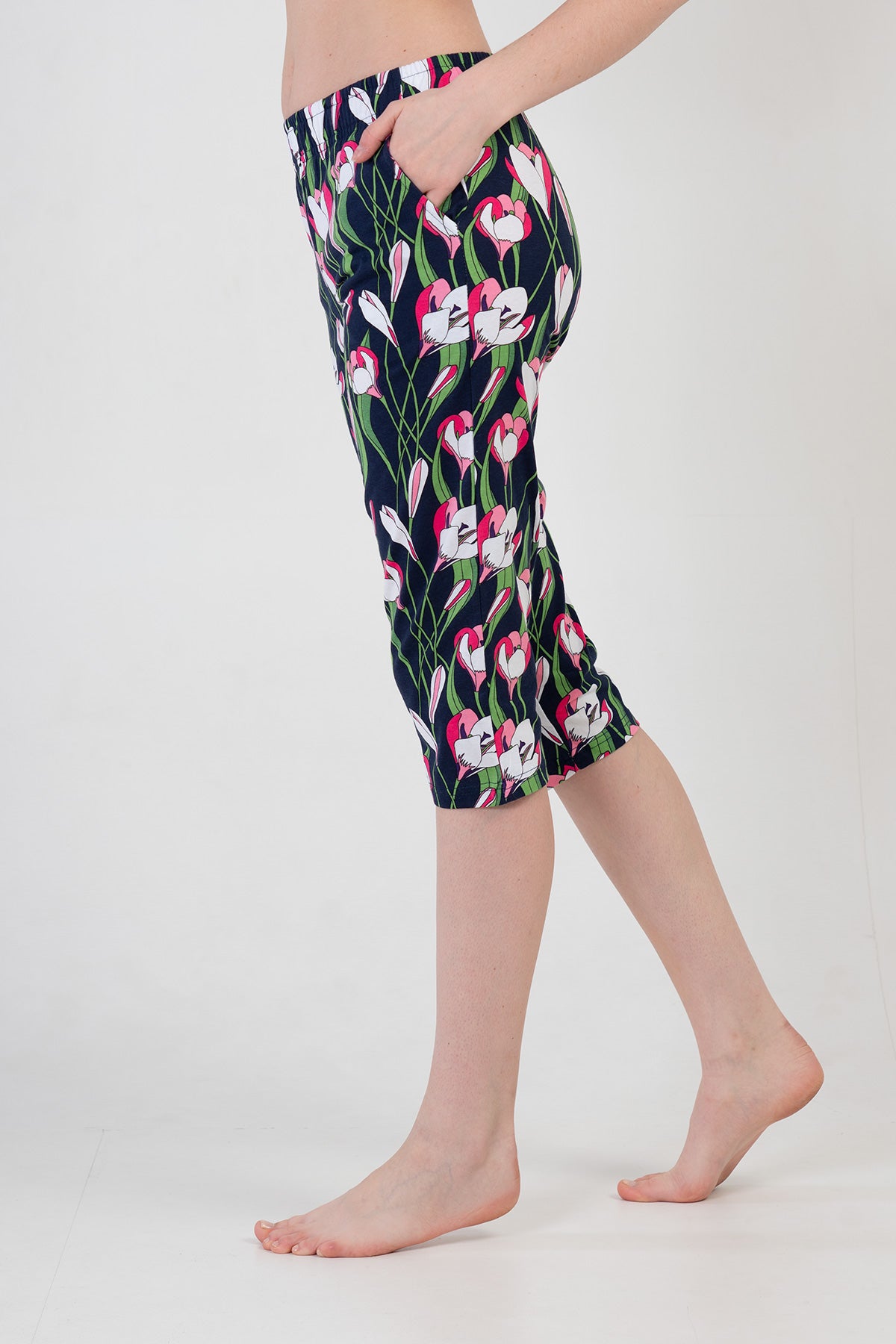 P.SUPREM CAPRI DE DAMA, CU BUZUNARE, PANTALON SCURT, O SINGURA BUCATA - MIX