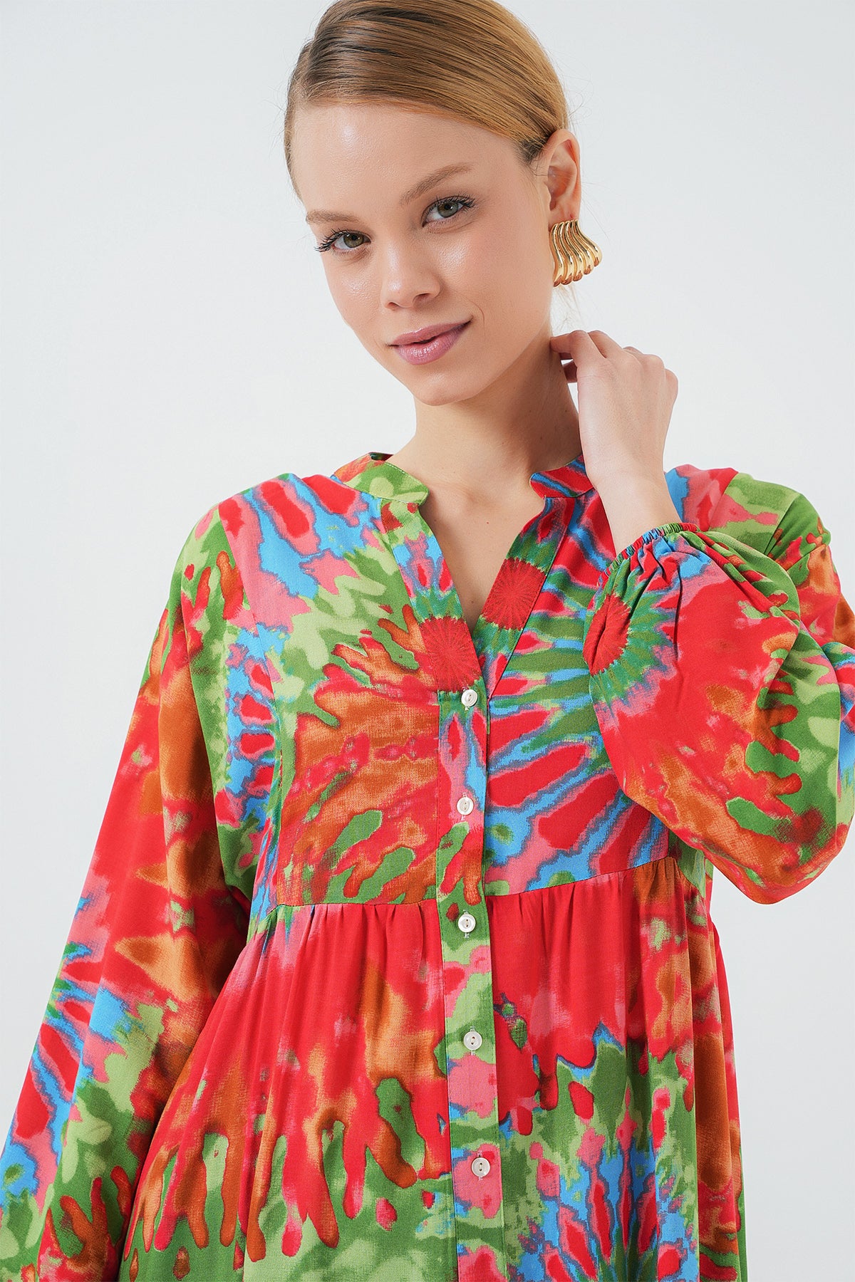 2423 Rochie modestă cu model autentic - Roșu L.
