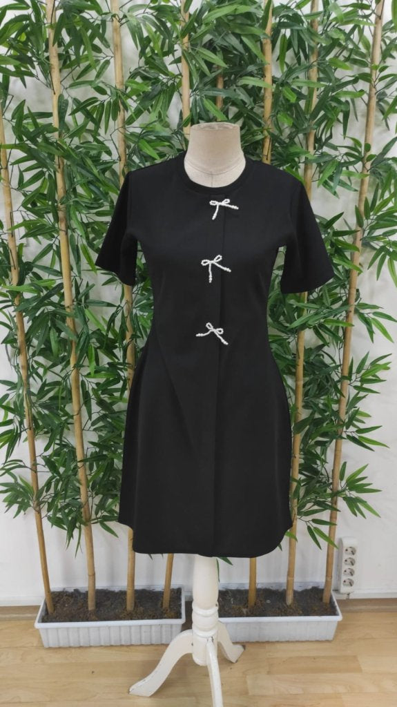 Rochie de damă cu mânecă scurtă, guler rotund, din crep importat, cu fundă în față, 24501