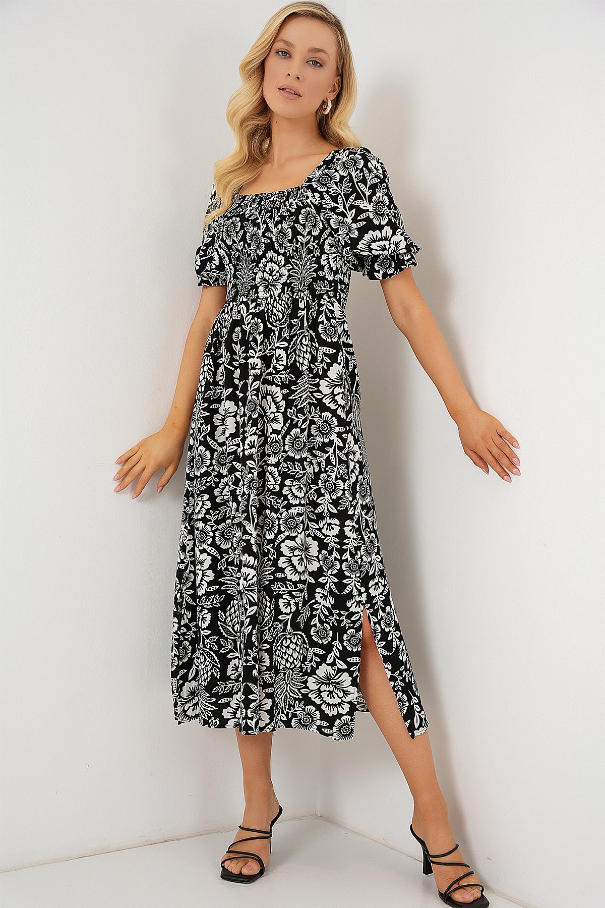 Rochie Cu Model Și Despicături 2512 - Negru Închis