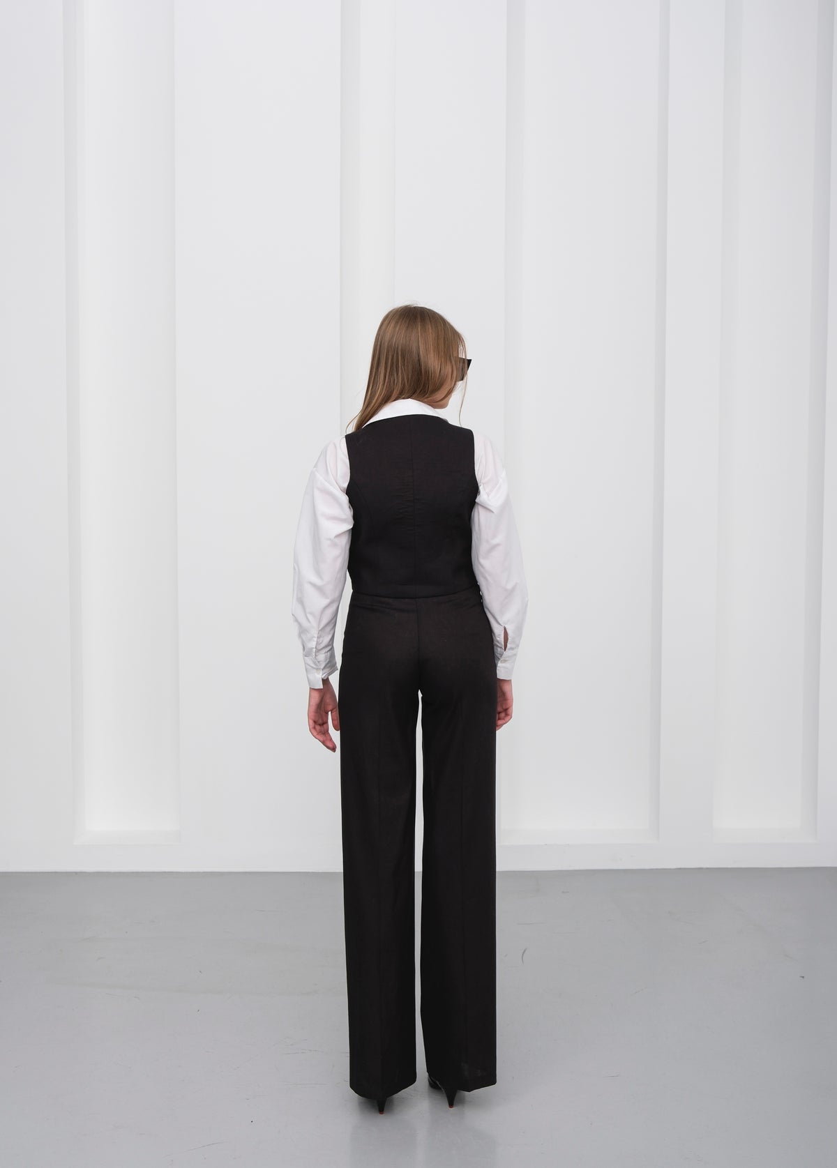 Set vestă și pantaloni din in toscan cu două nasturi și un singur nasture - Negru