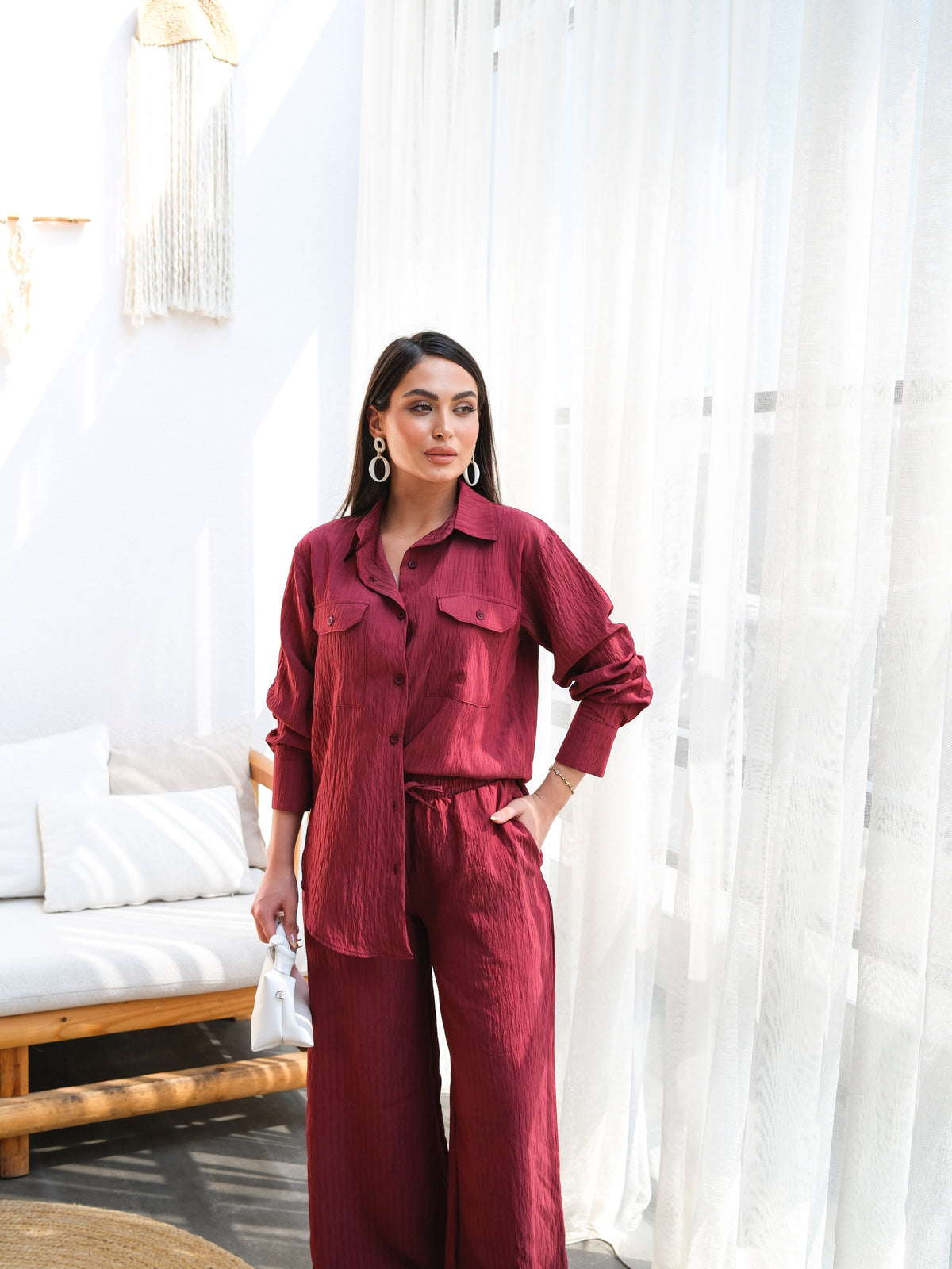 SET DOUĂ PIESE CĂMĂȘĂ ȘI PANTALONI DIN IN - Burgundiu