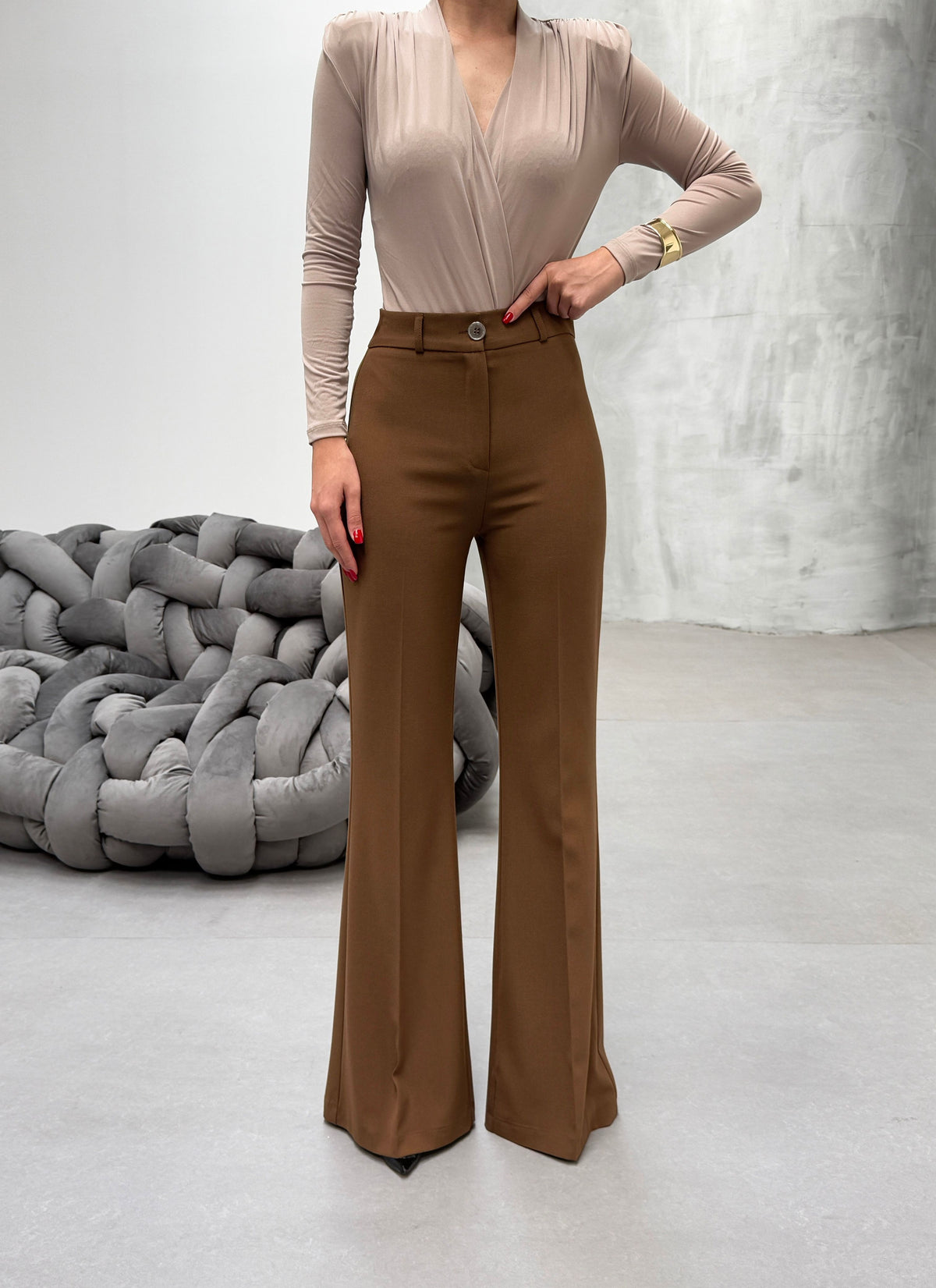 PANTALONI SLIM FIT CU TALIE ÎNALTĂ, EVAZĂ, DIN SPANIOLĂ - Bej
