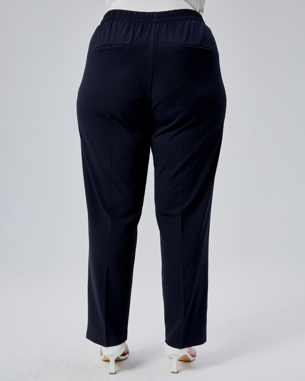 PANTALONI PLUS SIZE CU NASTURI DECORATIV ȘI BANDĂ ELASTICĂ ÎN TALIE LA SPATE - Bleumarin