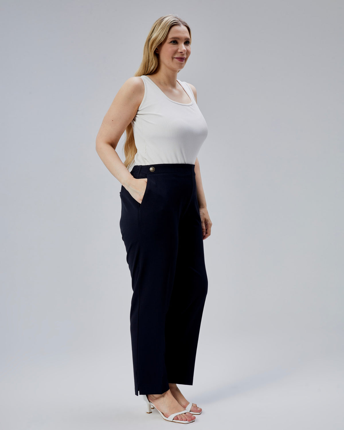 PANTALONI PLUS SIZE CU NASTURI DECORATIV ȘI BANDĂ ELASTICĂ ÎN TALIE LA SPATE - Bleumarin