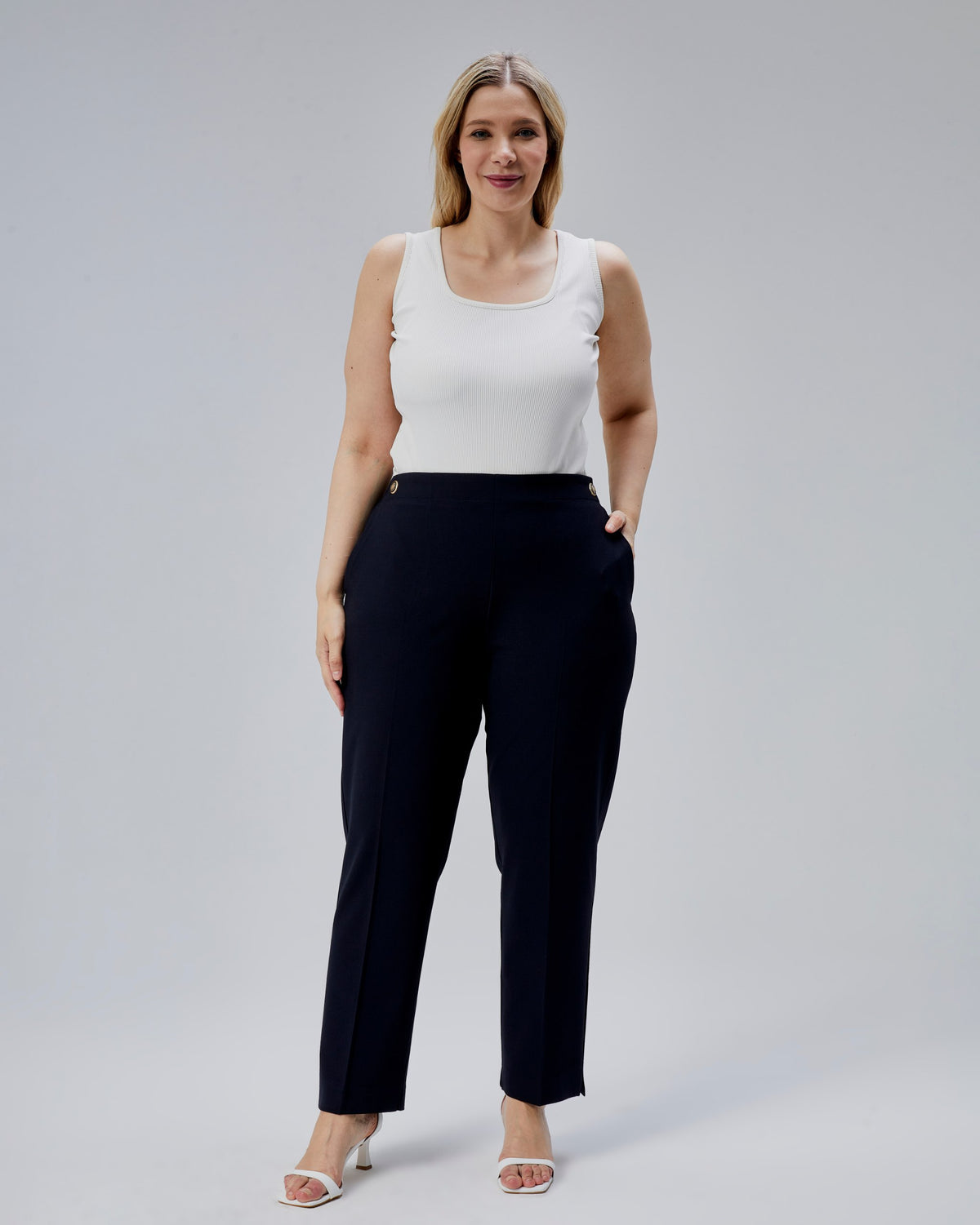 PANTALONI PLUS SIZE CU NASTURI DECORATIV ȘI BANDĂ ELASTICĂ ÎN TALIE LA SPATE - Bleumarin