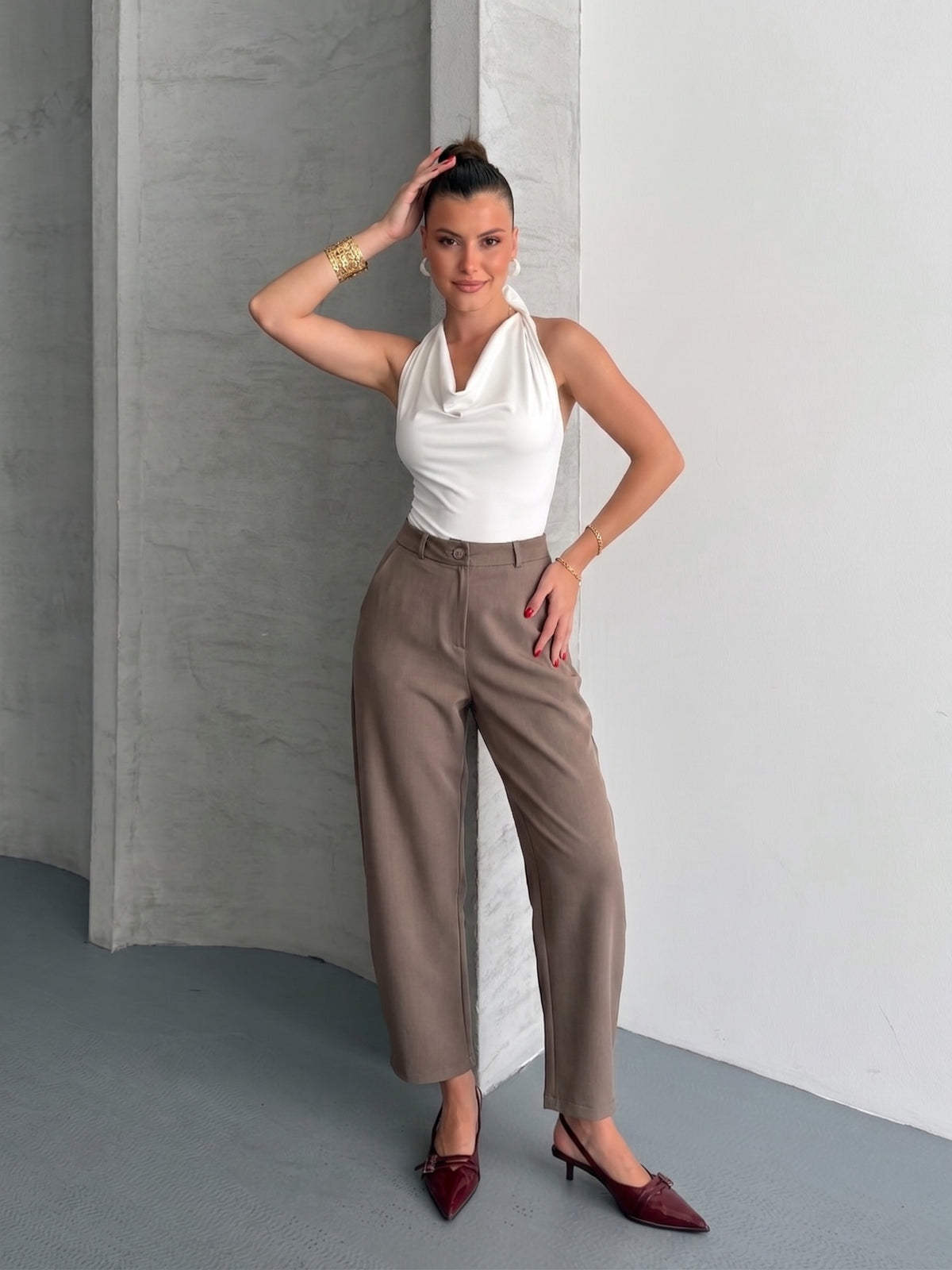 PANTALONI PÂNĂ LA GLEZNĂ - Născută