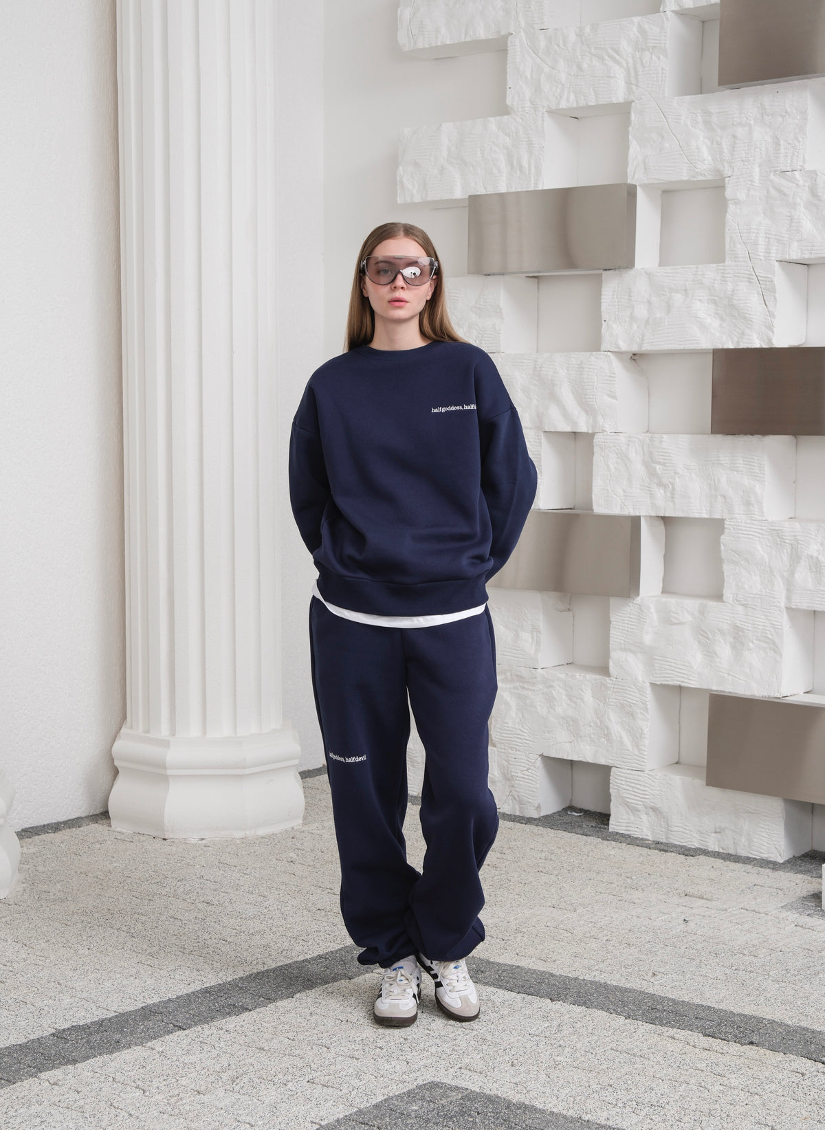 SUPREM EMBROIDERED SWEATSHIRT SET - Navy Blue