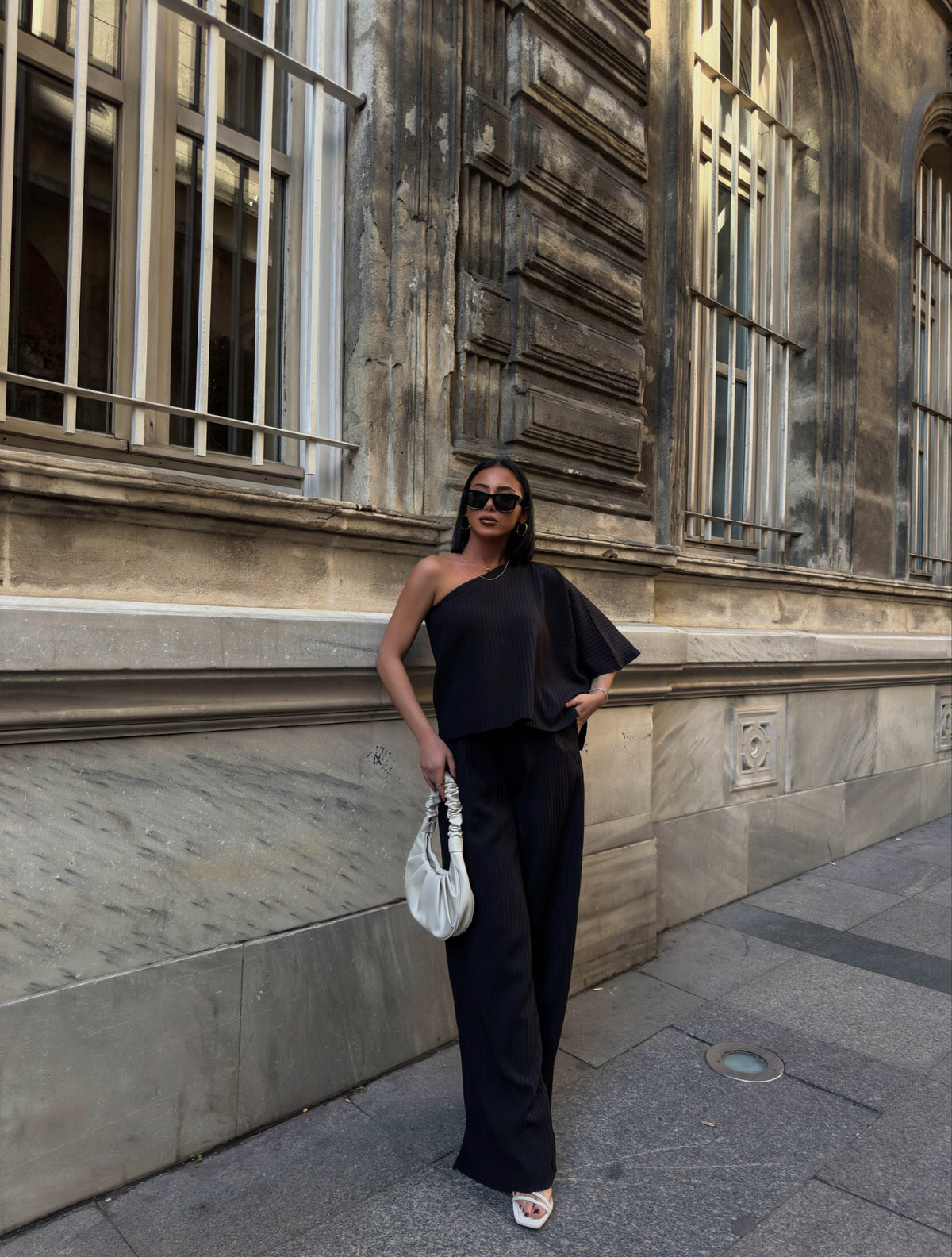 BAT-NECK PAMELA SUIT - Black