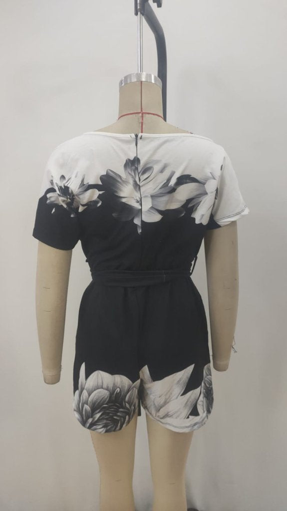 Kadın Tek Omuzu Açık çiçek Desenli Beli Kuşaklı Iki Iplik Mini Short Tulum, 34835