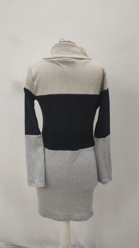 Rochie tip costum cu mâneci lungi, guler înalt, cu dungi multicolore și căptușeală tip cașmir, 30834