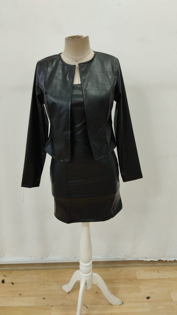Costum Două Piese de Damă, cu Sacou din Piele cu Mâneci Lungi și Decolteu Deschis, și Rochie Mini cu Bretele și Guler Rotund, 30383