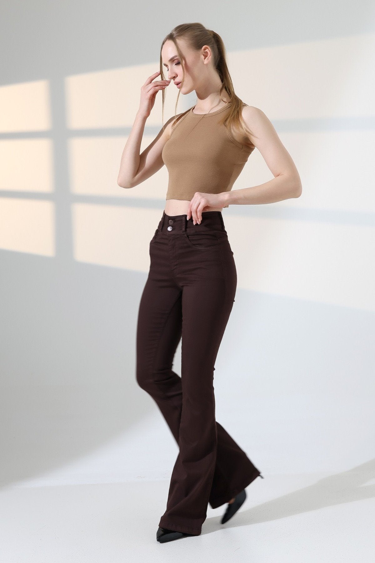 Pantaloni Denim cu Curea Lată și Pense 7151