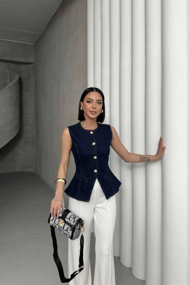 Vestă din denim cu nasturi și croială la talie 6086
