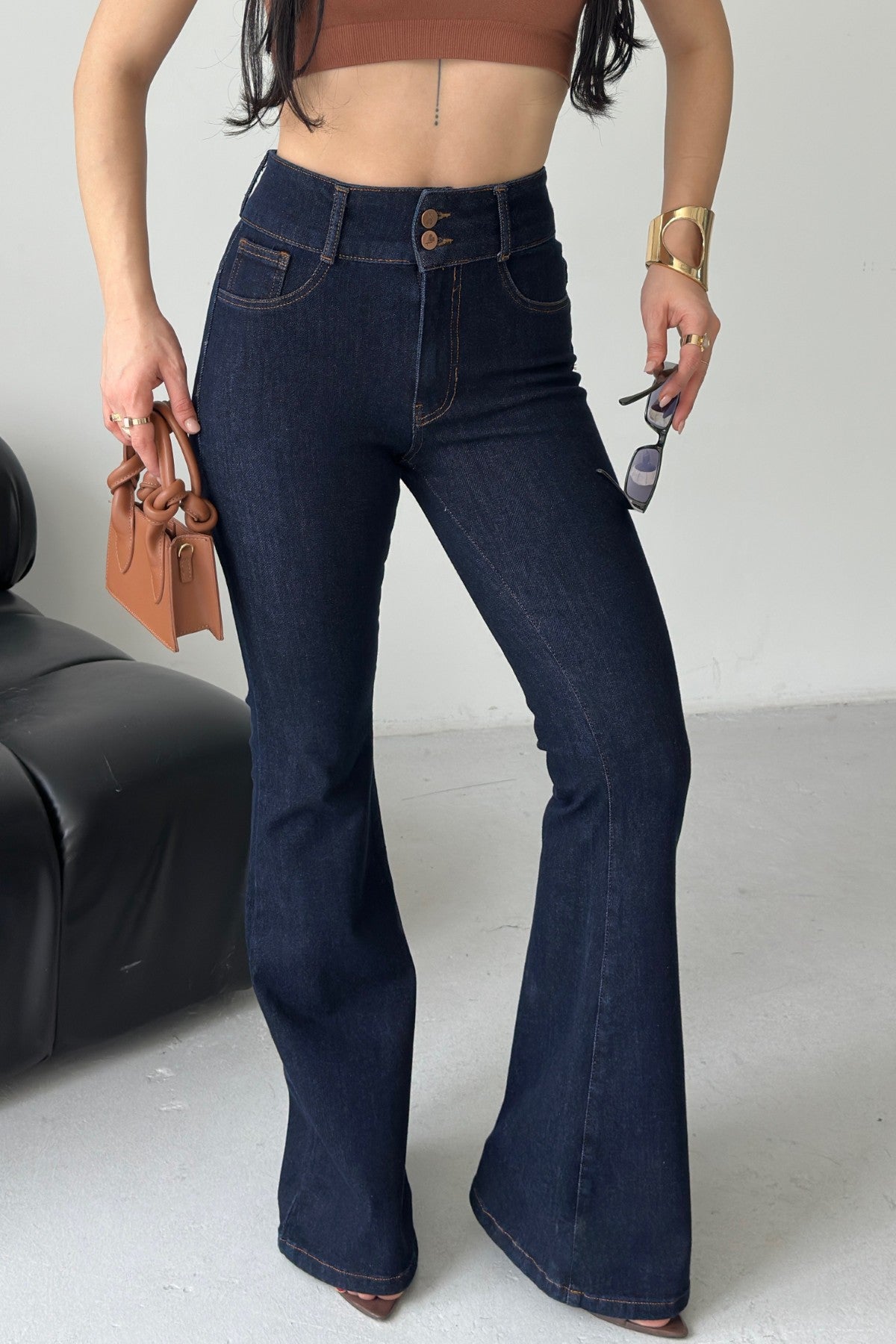 Pantaloni Denim cu Curea Lată și Pense 7151