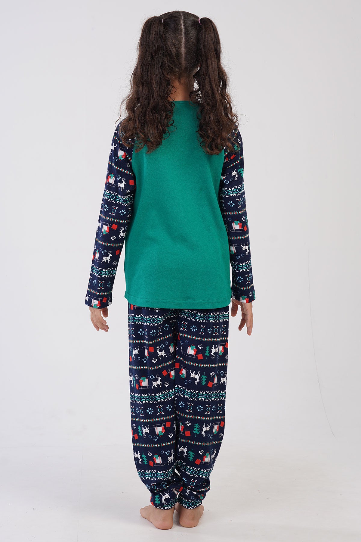 SET PIJAMA FETE INTERLOCK GULERAT, MANECA LUNGA RAGLAN, TIV OVAL SI MANSETE (9-10/15-16) - VERDE