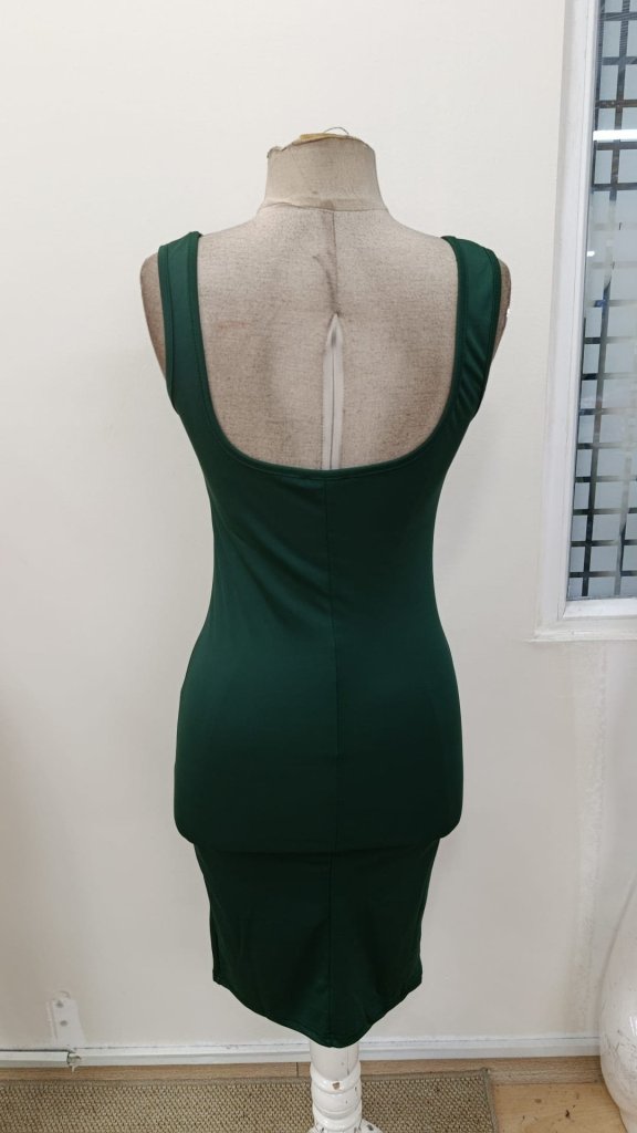 Rochie scurtă de damă, cu bretele, decolteu pătrat și crăpătură, model scuba, 31267