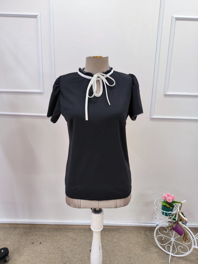 Bluz crep Janjan pentru femei cu maneca scurta, gat cu volanuri si snur decorativ, 35647