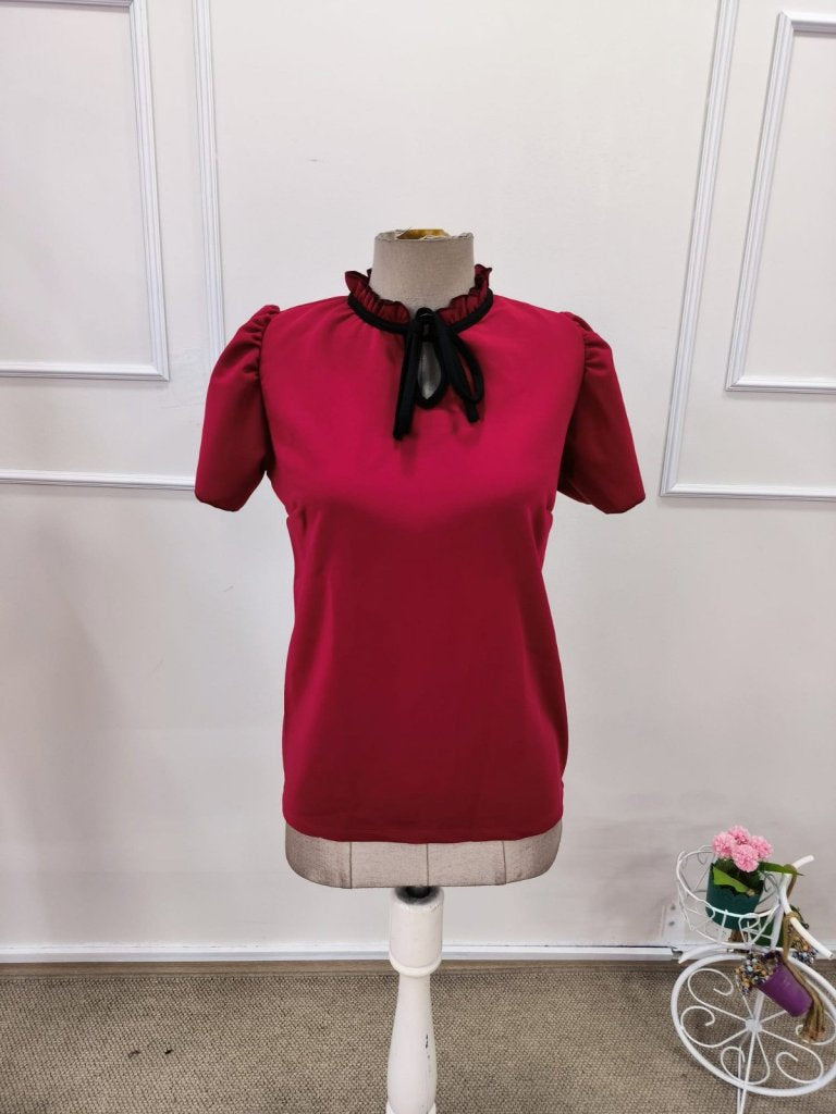 Bluz crep Janjan pentru femei cu maneca scurta, gat cu volanuri si snur decorativ, 35648