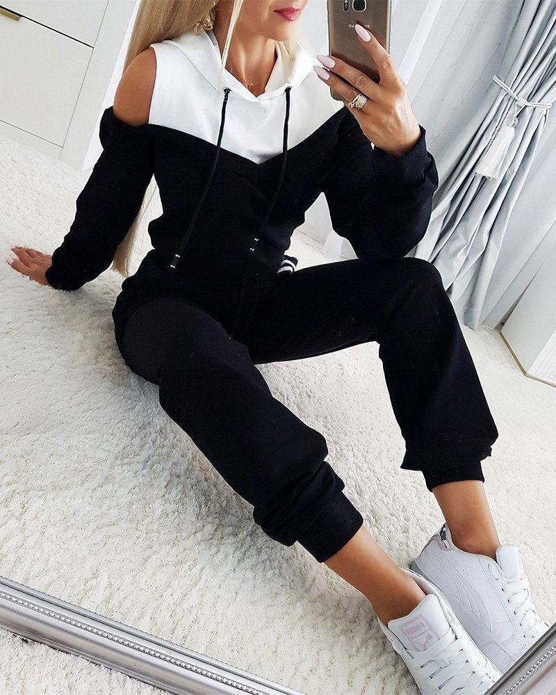 Set damă lung și cu mânecă, bluză cu glugă și șireturi, umeri goi, din viscoză în două culori și pantaloni, 32170