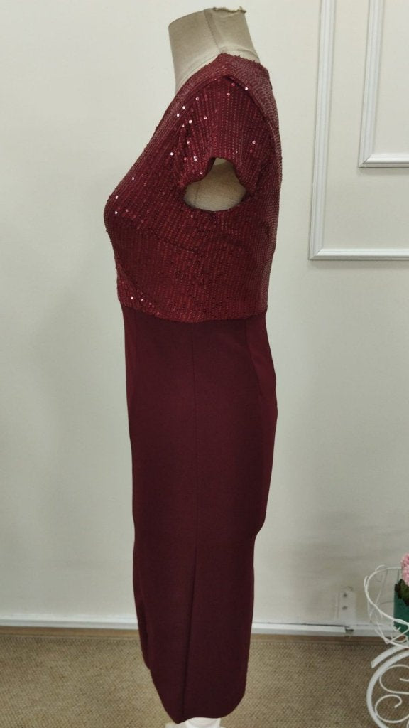 Rochie midi de damă din crep importat, cu mâneci scurte, decolteu petrecut și detalii strălucitoare, 37289