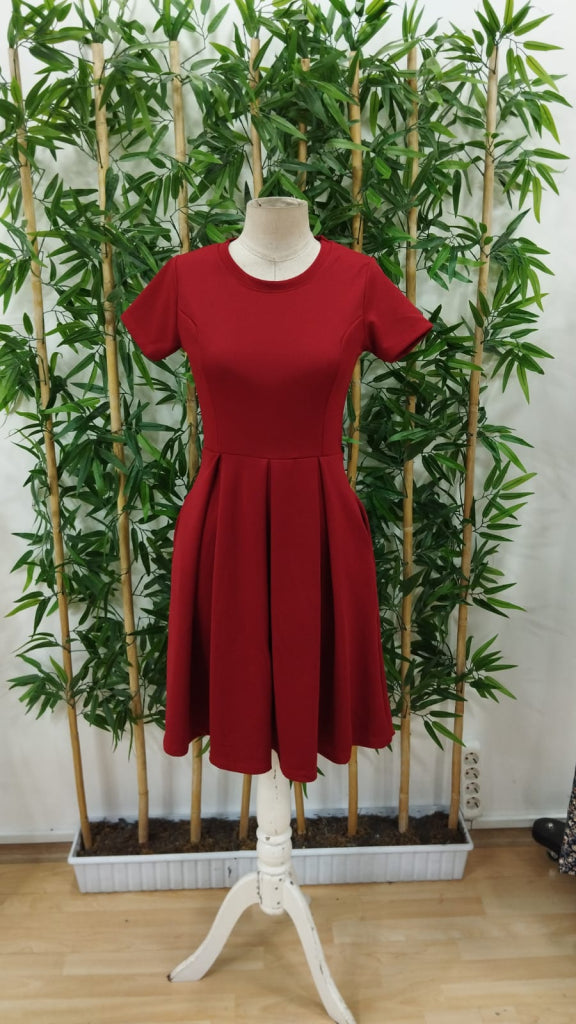 Rochie de damă cu mânecă scurtă, guler rotund, pliuri în față, din crep strălucitor, 23338