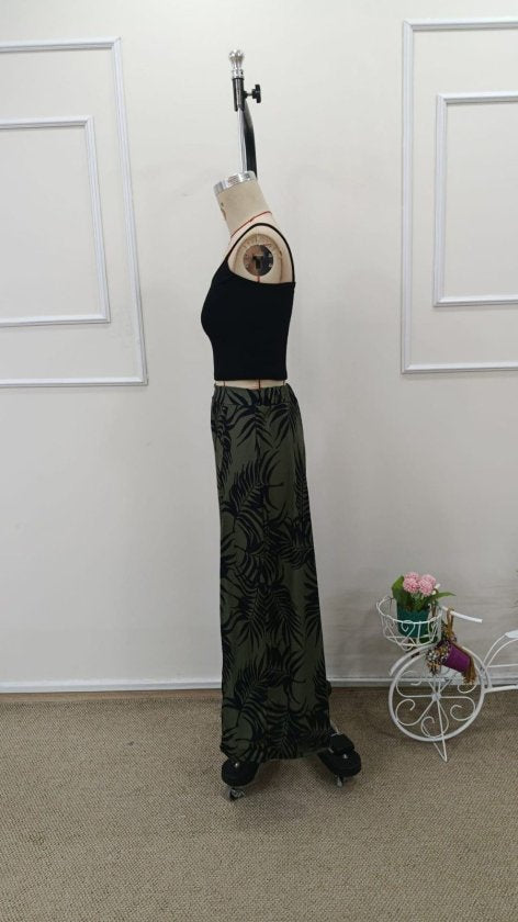 Set de două piese pentru femei, bluză scurtă din viscoză, cu guler rotund și bretele, și fustă Supreme cu crăpături și model, 32681