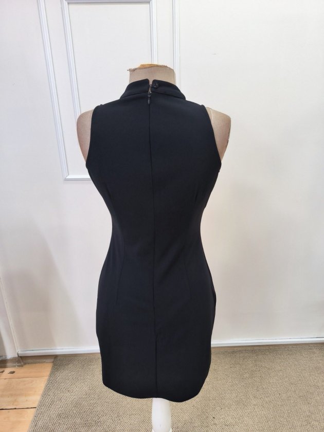 Rochie scurtă de damă din crep importat, cu umeri goi, și detaliu cu papion la decolteu, 32698