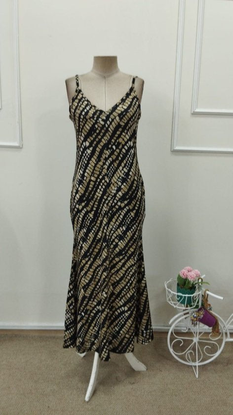 Women's Spaghetti Strap V-Neck Patterned Long Interlock Dress, 32774