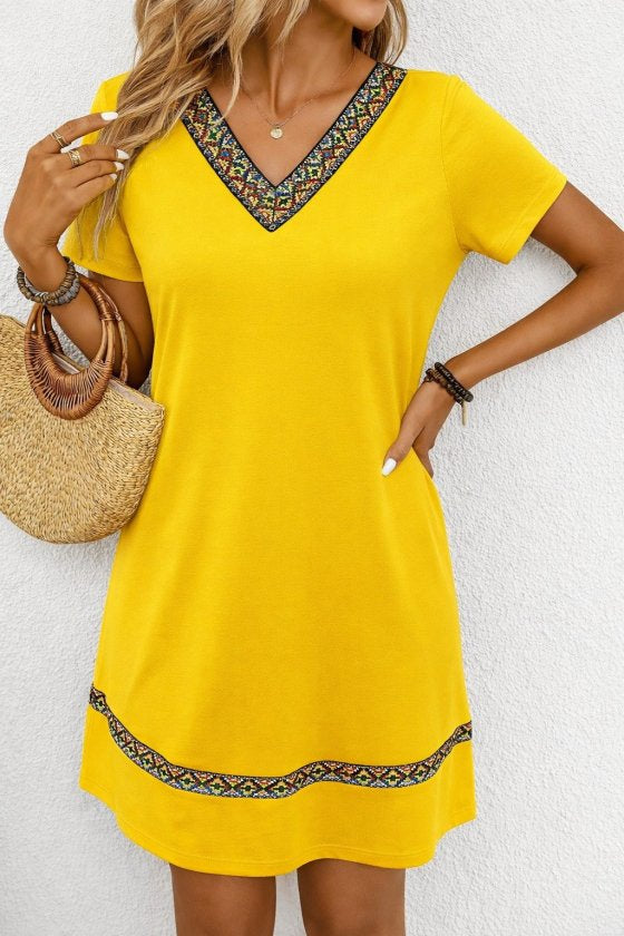 Rochie de damă cu mânecă scurtă, decolteu în V, din viscoză, cu model etnic și detalii tip bandă, 36476