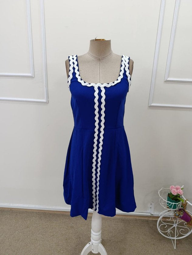 Rochie scurtă evazată cu model cu dungi, guler rotund și bretele pentru femei, 32969