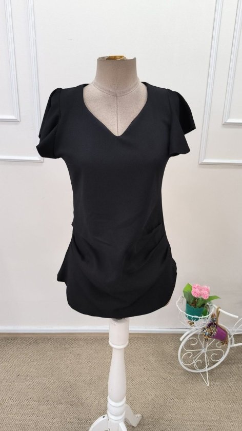 Women's Short Sleeve Heart V-Neck Ruched Side Janjan Blouse, 33152