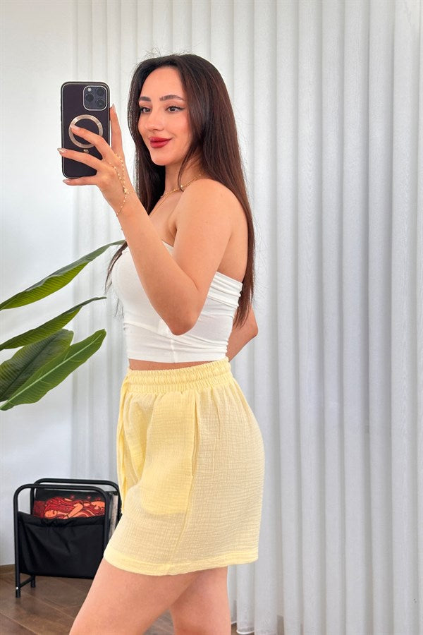 Pantalon Scurt Muselină cu Buzunare Galben Marfă Model Scurt