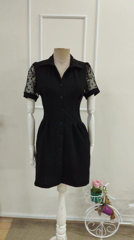 Rochie scurtă din crep importat, cu mânecă scurtă, guler, închidere cu nasturi în față, 33575