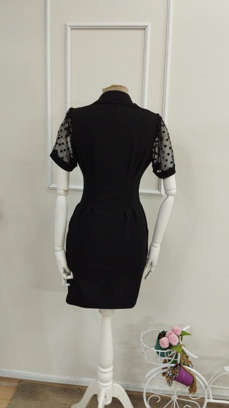 Rochie scurtă din crep importat, cu mânecă scurtă, guler, închidere cu nasturi în față, 33575