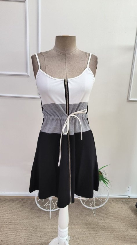 Rochie scurtă din viscoză multicoloră cu două fire, cu bretele, fermoar frontal, cu legături în talie, 34510
