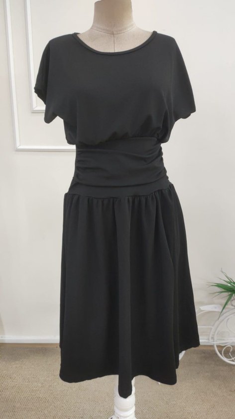 Rochie de damă din crep strălucitor, cu mânecă scurtă, ajustată la talie, cu crăpătură, 34587