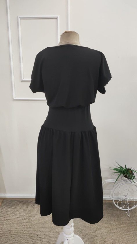 Rochie de damă din crep strălucitor, cu mânecă scurtă, ajustată la talie, cu crăpătură, 34587