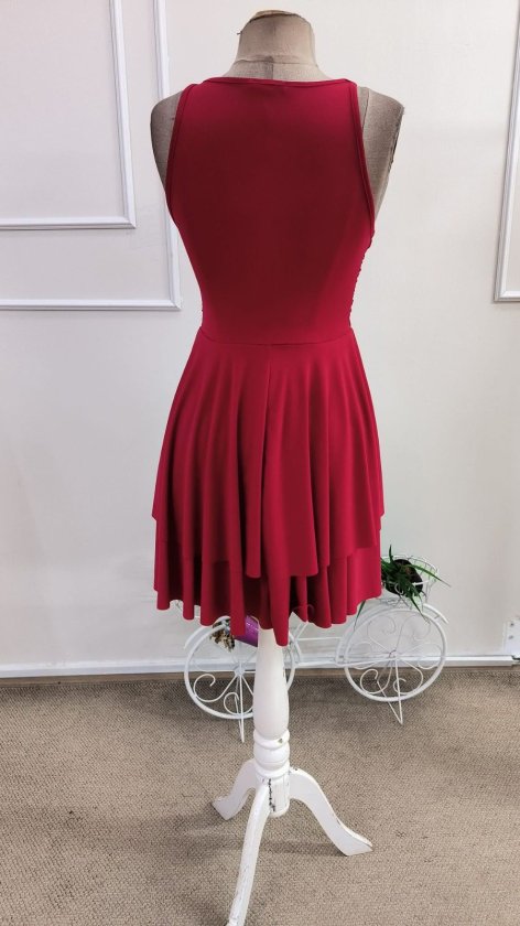 Rochie scurtă de damă cu volane, model nisipos, cu guler rotund și bretele, 34594