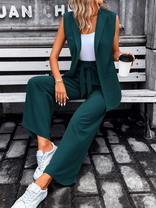 Compleu feminin fără mâneci, guler deschis, cu buzunare, veston și pantaloni din Janjan Krep, 36465
