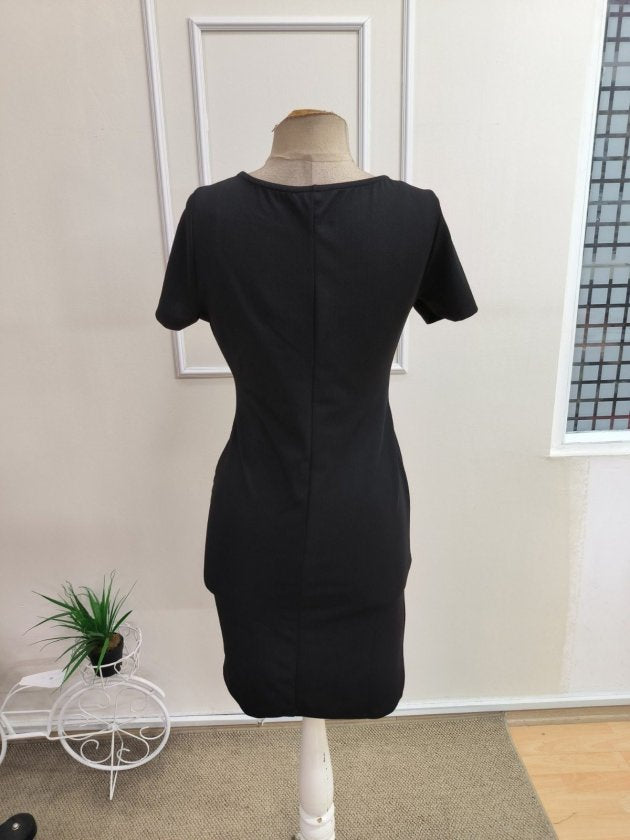 Rochie Scurtă din Crep Janjan cu Gât Barcă, Detaliu Tul, Fermoar Lateral, 36883